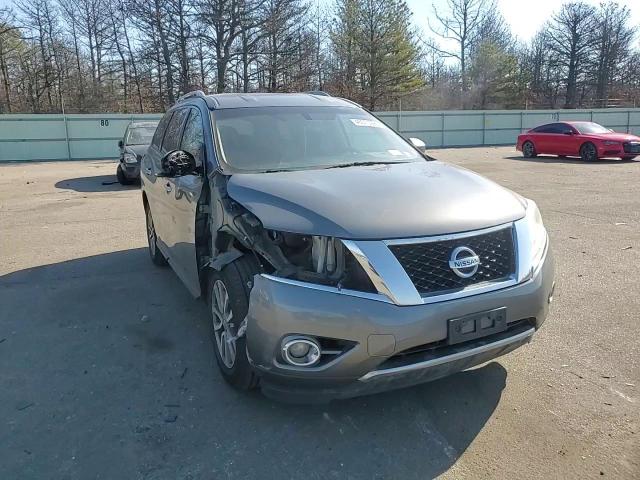 2015 Nissan Pathfinder - Image 11