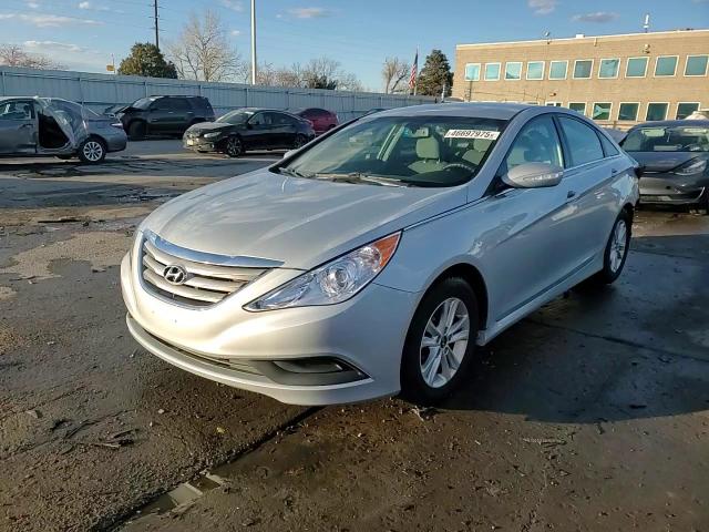 2014 Hyundai Sonata - Image 13