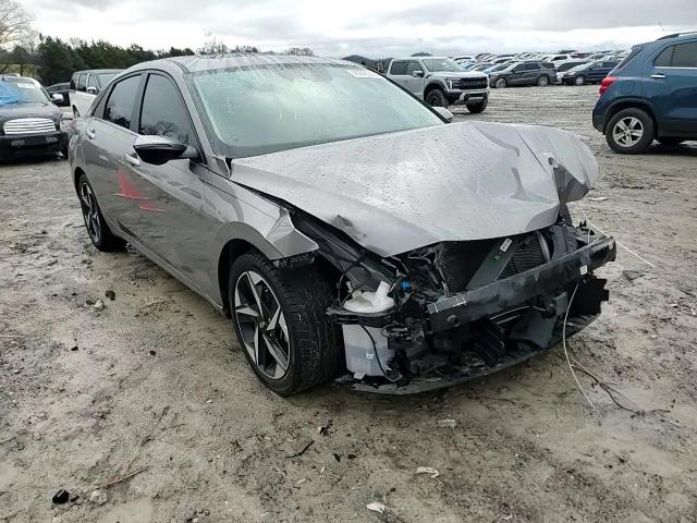 2021 Hyundai Elantra - Image 11