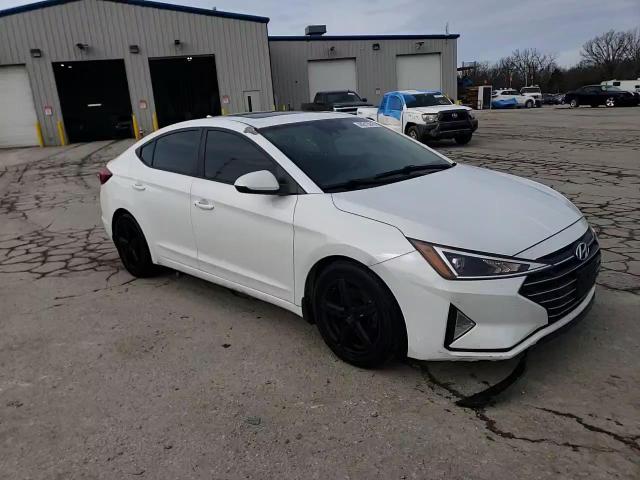 2019 Hyundai Elantra - Image 13