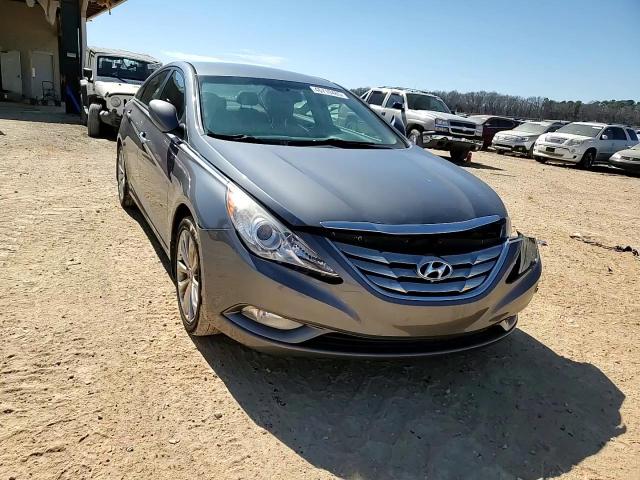 2012 Hyundai Sonata - Image 14