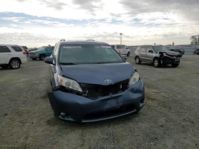 2015 Toyota Sienna - Image 11
