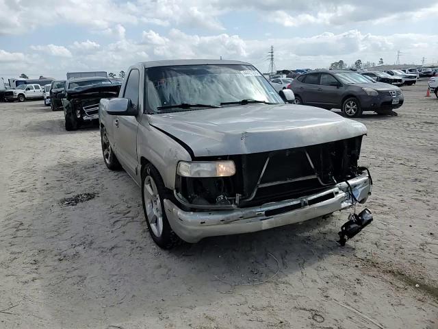 2000 Chevrolet Silverado - Image 10