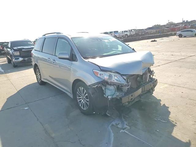 2019 Toyota Sienna - Image 14