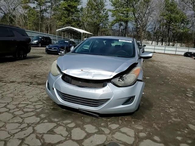 2013 Hyundai Elantra - Image 13