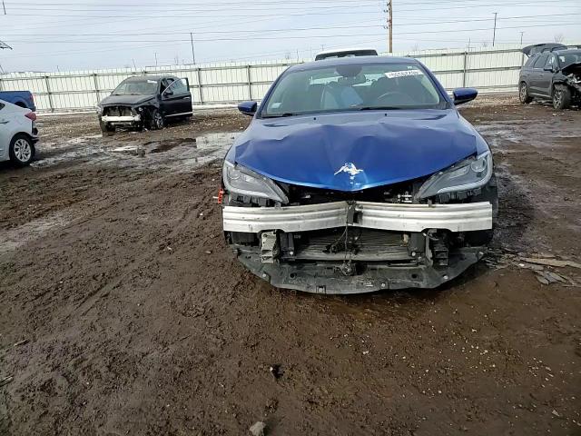 2016 Chrysler 200 - Image 11