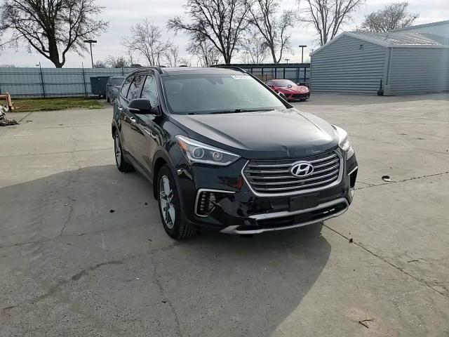 2018 Hyundai Santa Fe - Image 12