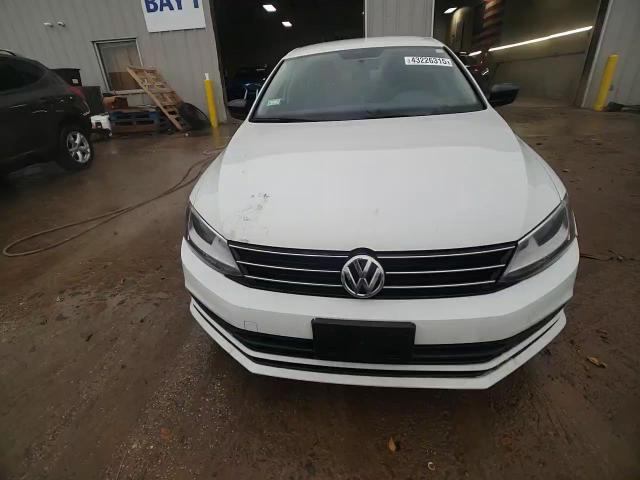 2015 Volkswagen Jetta - Image 13