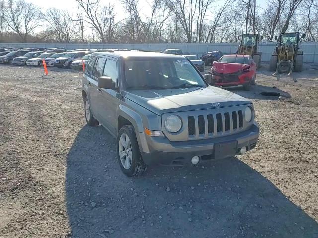 2011 Jeep Liberty (Patriot) - Image 12
