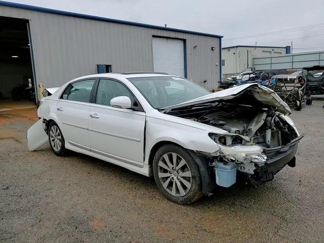 2011 Toyota Avalon - Image 11