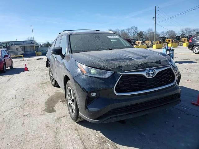2021 Toyota Highlander - Image 12