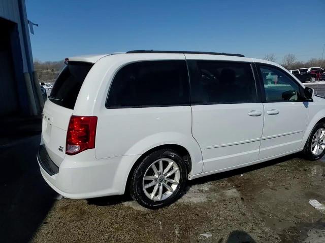 2015 Dodge Caravan - Image 14