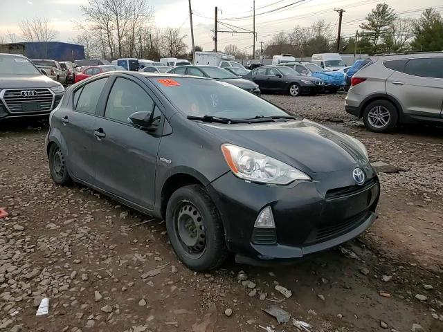 2013 Toyota Prius - Image 10