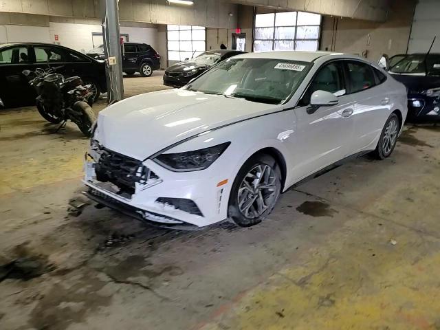 2023 Hyundai Sonata - Image 10