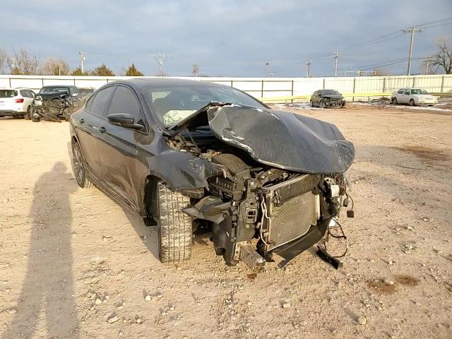2016 Chrysler 200 - Image 11