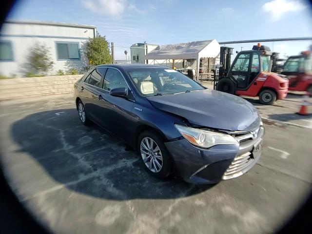 2015 Toyota Camry - Image 11
