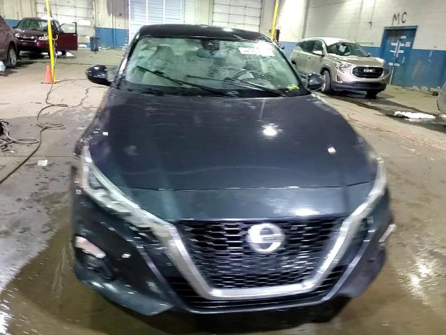 2020 Nissan Altima - Image 13