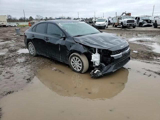 2022 Kia Forte - Image 10