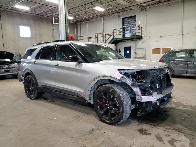 2020 Ford Explorer - Image 11