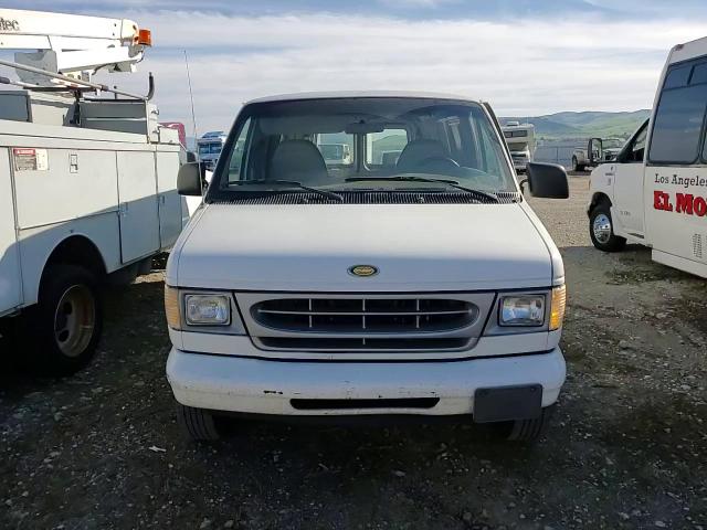 2000 Ford Econoline - Image 12