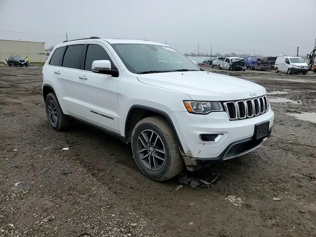 2017 Jeep Grand Cherokee - Image 11