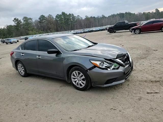2017 Nissan Altima - Image 10