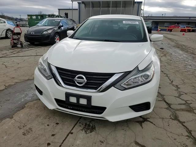 2018 Nissan Altima - Image 13