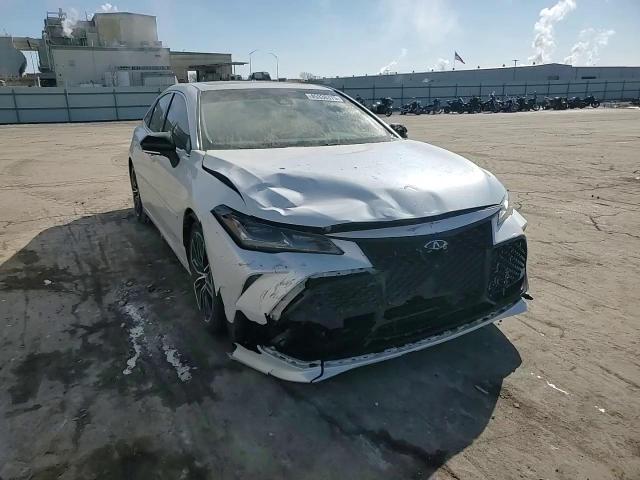 2019 Toyota Avalon - Image 11