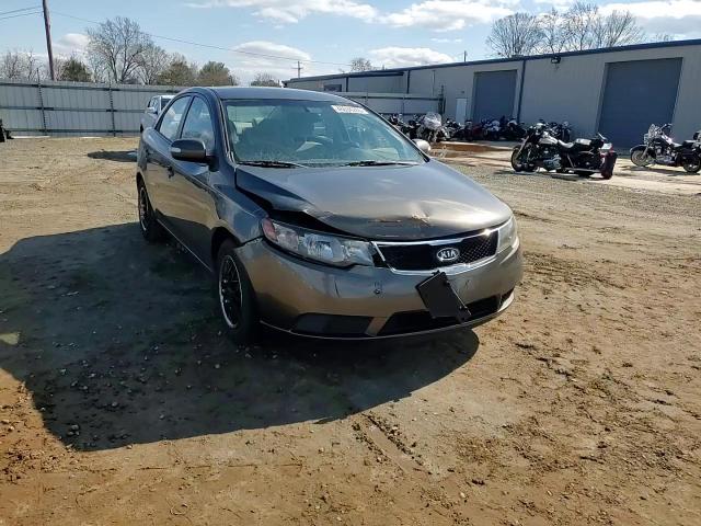 2010 Kia Forte - Image 10
