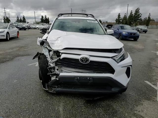 2023 Toyota RAV 4 - Image 11