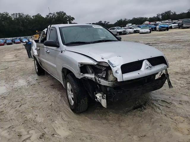 2007 Mitsubishi Raider - Image 11