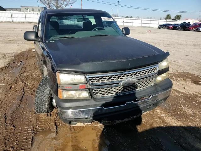 2007 Chevrolet Silverado - Image 10