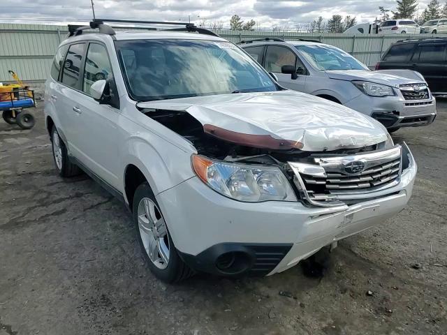 2010 Subaru Forester - Image 11