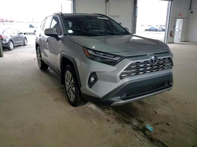 2024 Toyota RAV 4 - Image 12