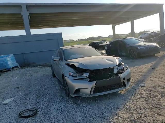 2016 Lexus IS - Image 10