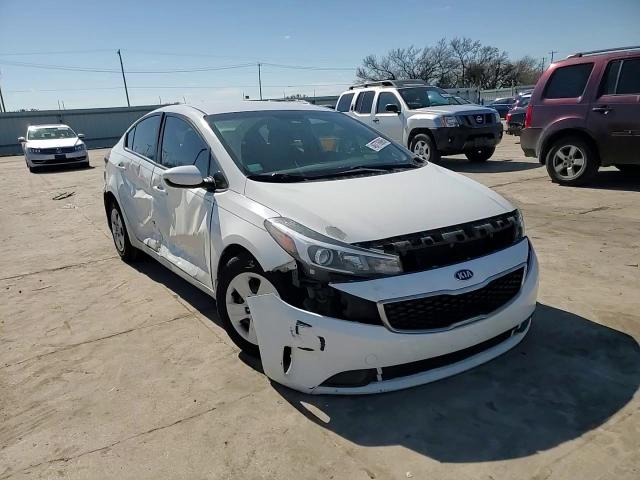 2018 Kia Forte - Image 11