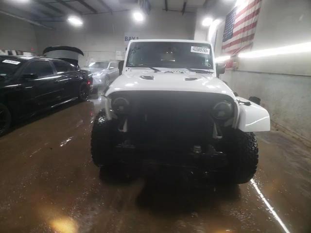 2016 Jeep Wrangler - Image 13