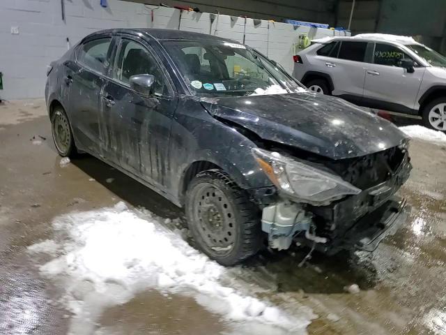 2017 Toyota Yaris - Image 11