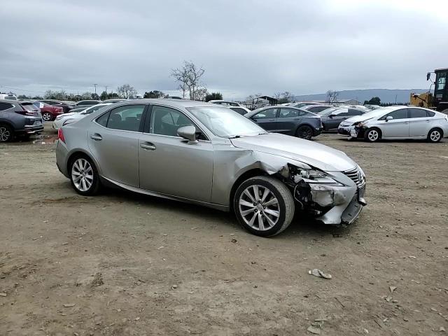 2016 Lexus IS - Image 11