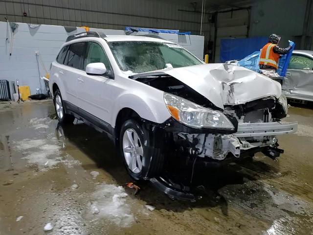 2013 Subaru Outback - Image 15