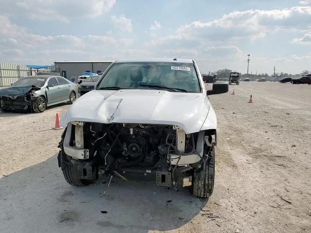 2013 RAM 1500 - Image 11