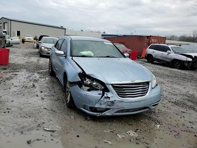 2012 Chrysler 200 - Image 13