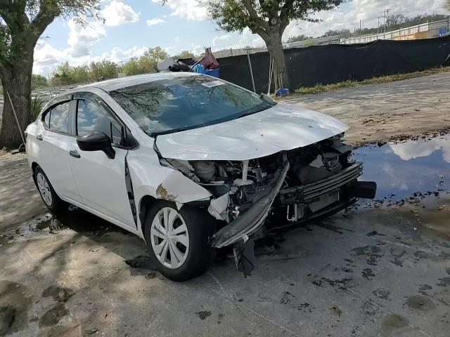 2021 Nissan Versa - Image 11