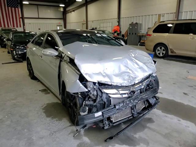 2012 Hyundai Sonata - Image 11
