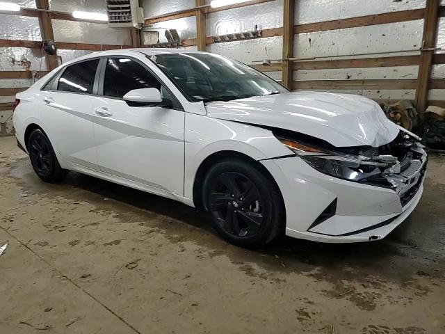 2021 Hyundai Elantra - Image 13