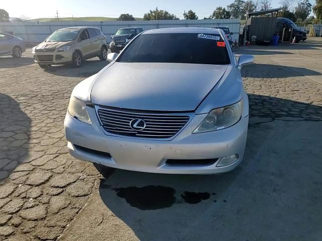 2007 Lexus LS - Image 10