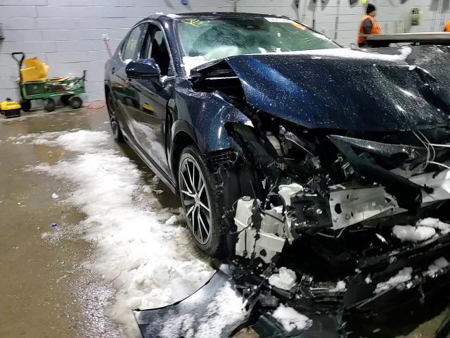 2021 Toyota Camry - Image 11