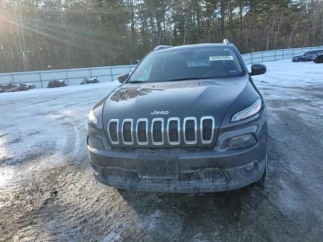 2015 Jeep Grand Cherokee - Image 12