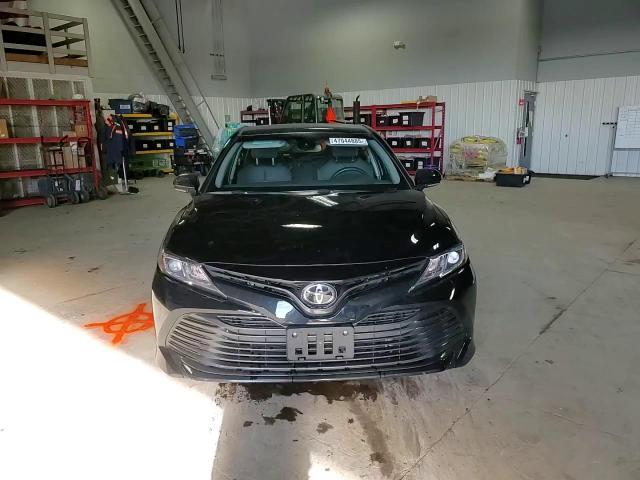 2018 Toyota Camry - Image 11