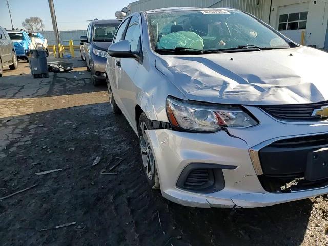 2017 Chevrolet Sonic - Image 11